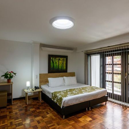 Like Home Hotel Boutique Medellin Bagian luar foto