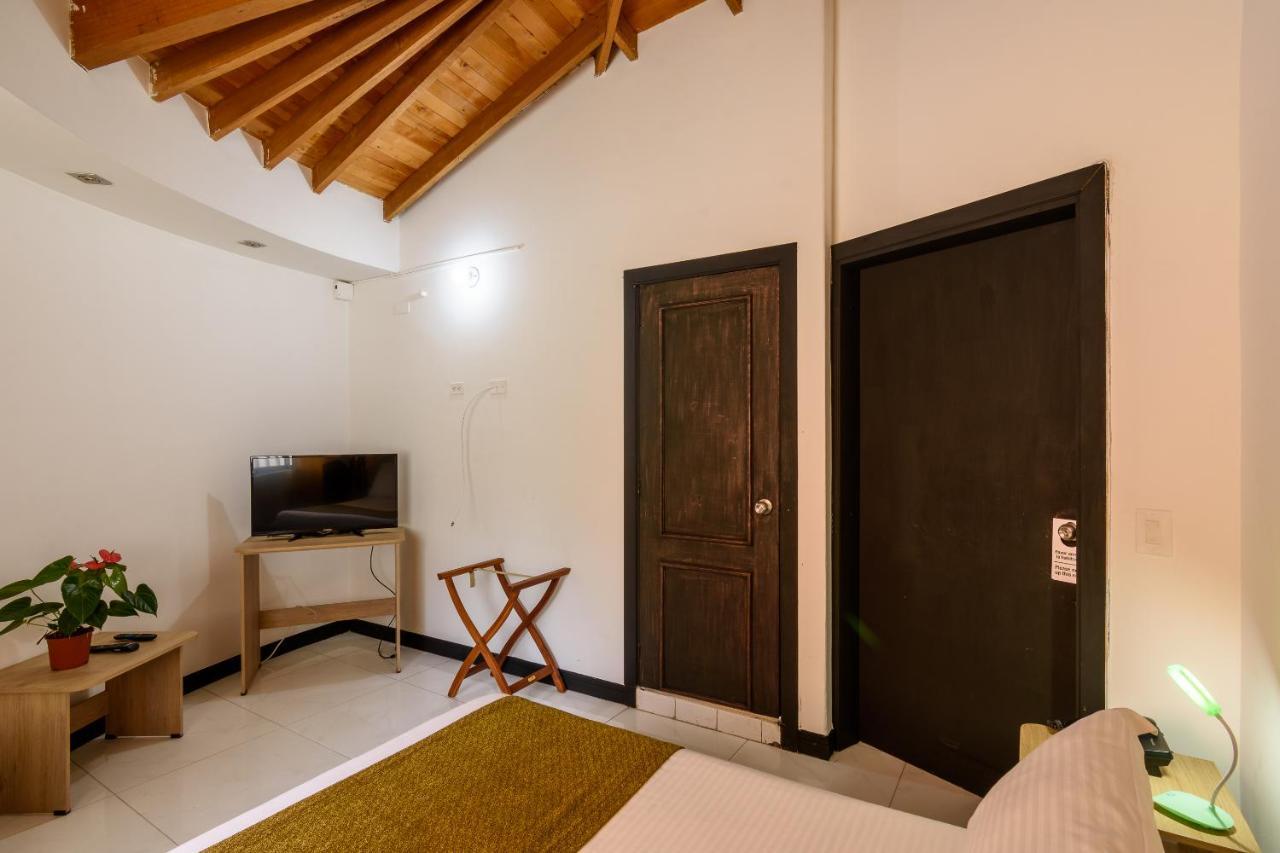 Like Home Hotel Boutique Medellin Bagian luar foto
