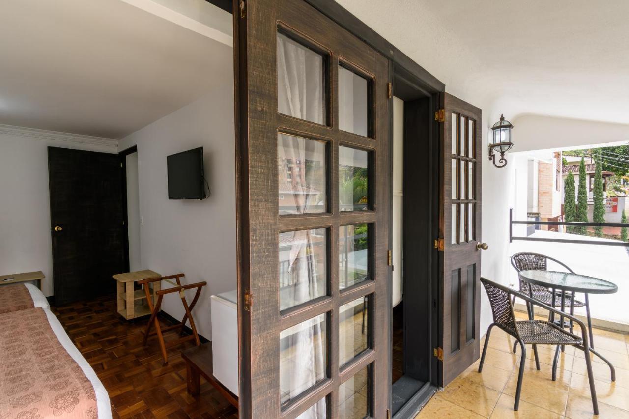 Like Home Hotel Boutique Medellin Bagian luar foto